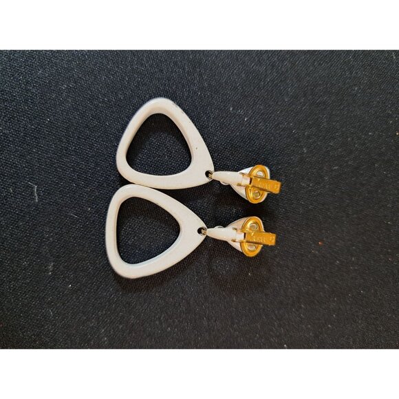 Vintage Crown Trifari Triangle Dangle White & Gold Clip-On Earrings - Picture 2 of 5